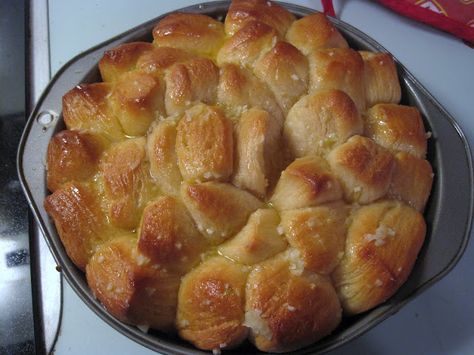 Grands Garlic Biscuits! Garlic Bites, Biscuit Bites, Biscuit Recipe, Sunshine State, Bread Dough, Garlic Butter, Om Nom, Appetizer Snacks, I Love Food