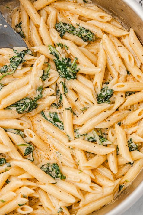 Sour Cream Pasta Spinach And Sour Cream Recipes, Sour Cream Chicken Pasta, Sour Cream Recipes Dinner Easy Meals, Sour Cream Sauce For Pasta, Sour Cream Pasta Recipes, Pasta Sour Cream Recipes, Sour Cream Pasta Sauce Recipes, Sour Cream Noodles, Sour Cream Pasta Sauce