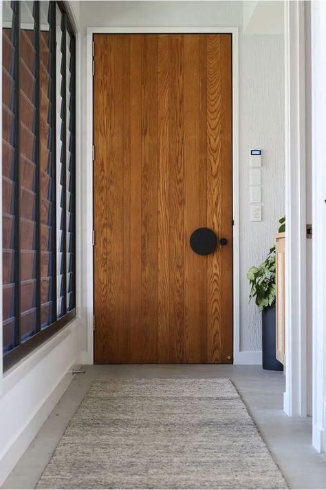 Front Door Louvre Window, Modern Timber Front Door, Wooden Pivot Door, Timber Pivot Door, Solid Wood Pivot Door, Louvre Windows, Timber Windows, Outdoor Living Rooms, Door Design Modern