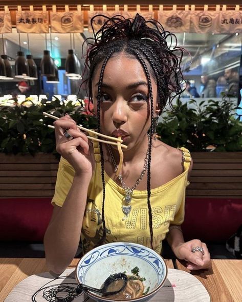 Lame Cobain, Cute Box Braids, French Curl, Cute Box Braids Hairstyles, Clip Hairstyles, Pretty Braided Hairstyles, Box Braids Hairstyles, Dream Board, 가을 패션