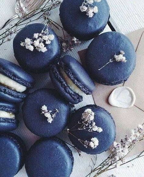 Blue Macarons 🌑💙 . . . #lagosliving #pinterestinspired #bluemacarons #pinterestfinds Blue Macaroons, Macaroon Wallpaper, Blue Macarons, Kue Macaroon, Cute Food Wallpaper, Everything Is Blue, Light Blue Aesthetic, Food Wallpaper, Cute Desserts