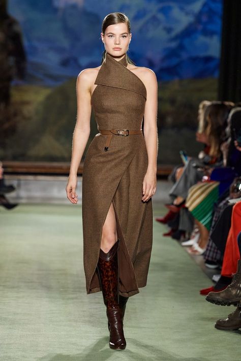 Vest Runway, Official Dress, Fancy Casual, Brandon Maxwell, 2020 Fashion Trends, Midi Length Skirts, Fashion Weeks, Fashion 2020, Petite Fashion