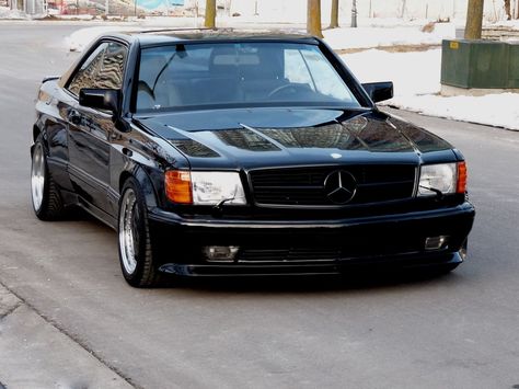 It's probably not to everyone's tastes, but there's no denying that there's something very punkish about a widebody 1990 Mercedes-Benz 560SEC AMG 6.0. Car Fabrication, Mercedes Sec, Mercedes Vintage, 560 Sec, 80s Cars, Mercedes Auto, Mercedes W126, Mercedes 500, Motogp Valentino Rossi