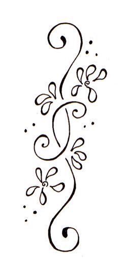 Henna Motive, Thigh Henna, Leg Henna Designs, Flower Vine Tattoos, Henne Tattoo, Cute Henna Designs, Flower Tattoo On Side, Cute Henna Tattoos, Henna Style Tattoos