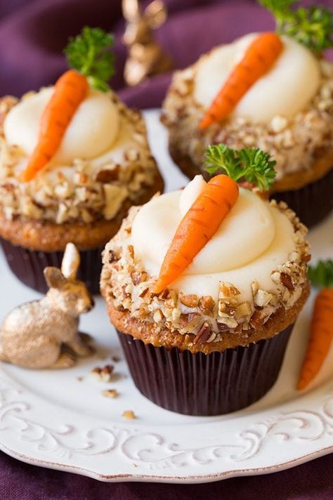 Spring is in the air! Okay, I know we've still got a ways but it's been starting to warm up and did you know Easter is in March this year? So what does that mean for me?? Time to start making all things carrot cake, like these Carrot Cake Cookies, this Carrot Cake Cheesecake, a layered Carrot Cake (one of my all time Cupcake Receptek, Cupcake Cream, Carrot Spice Cake, Cupcakes With Cream Cheese Frosting, Carrot Cake Cupcakes, Carrot Cupcakes, Best Carrot Cake, Torte Cupcake, Easter Baking