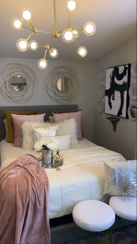 Luxe Bedroom Decor, Cozy Glam Bedroom, Girl Apartment Decor, Oxford Ms, Apartment Decorating Living, Luxury Room Bedroom, Glam Bedroom, Classy Bedroom, New Bedroom