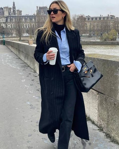 7 Dated Handbag Trends That Have Disappeared (For Now) | Who What Wear Turtleneck Outfits, Looks Adidas, Female Office, Old Money Fashion, Turtleneck Outfit, Professional Outfit, Nyc Fall, Business Wardrobe, Money Fashion