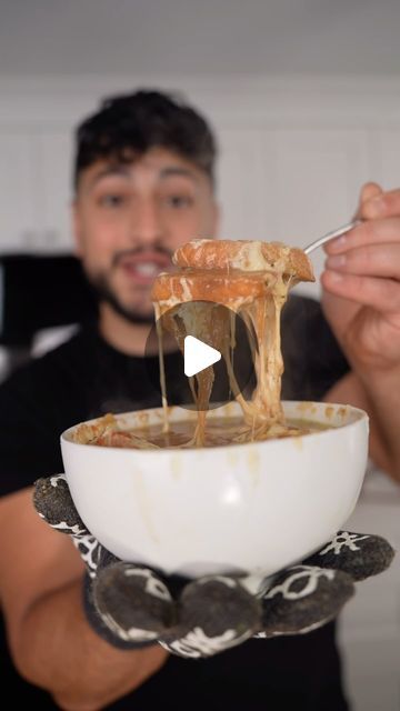 Ahmad Alzahabi on Instagram: "French Onion Soup 🙆🏽‍♂️😮‍💨" Ahmad Alzahabi, French Onion Soup, French Onion, Onion Soup, Soups, On Instagram, Instagram