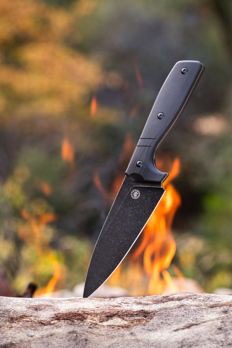 The Off-Grid Sierra Camping chef knife is a great outdoor food prep tool. Adventure Forest, Knife Photography, Cooking Knives, Forging Knives, Essentials Checklist, Tool Knives, Outdoor Barbeque, Adventure Essentials, Knife Roll