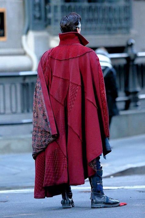 I just.... Doctor Strange Cloak, Dr Strange Costume, Cloak Of Levitation, Danny Ocean, Stephen Strange, Doctor Strange Marvel, Marvel Cosplay, Dr Strange, Avengers Assemble