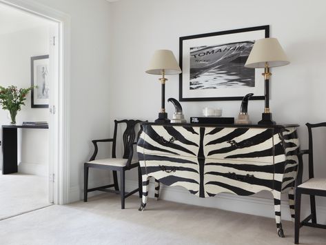 Zebra Decor, Interior Design Hallway, Foyer Decorating, Black And White Theme, Diy Furniture Renovation, Furniture Renovation, Funky Painted Furniture, Funky Furniture, Creative Furniture