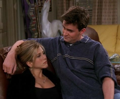 FRIENDS 1997 (S4 E10) Rachel and Chandler Rachel And Chandler, Rachel Chandler, Chandler Friends, Friends Rachel, Rachel Friends, Friends Scenes, Friends Cast, Friends Season, Friends Moments