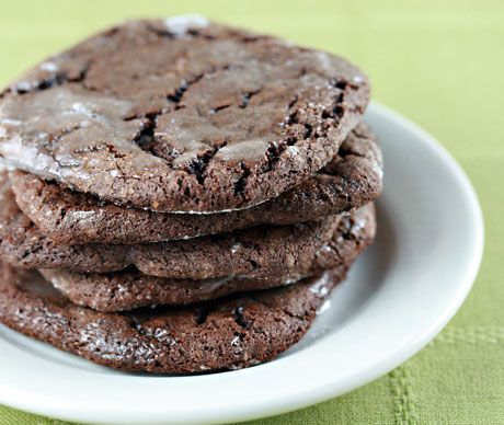 Chocolate Cookies Clove Cookies, Chocolate Spice Cookies, Spice Cookies Recipe, Cloves Recipes, Spice Cookie Recipes, Italian Wedding Cookies, Aphrodisiac Foods, Perfect Pantry, Chocolate Sugar Cookies