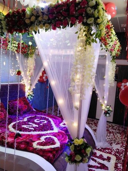 1st Night Room Decoration With Initials Marriage Room Decoration, Wedding 1st Night Room Decoration, Wedding Night Room Decorations Romantic, Bad Room Decoration, Couple Room Decor, Wedding Night Room, Bedroom Decor For Couples Romantic, Marriage Room, Birthday Room Decor