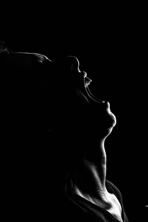 Dark Art Photography, Dark Wallpapers, Dark Portrait, Black Paper Drawing, Shadow Photography, Photographie Portrait Inspiration, Black Phone Wallpaper, Emotional Photography, Dark Pictures