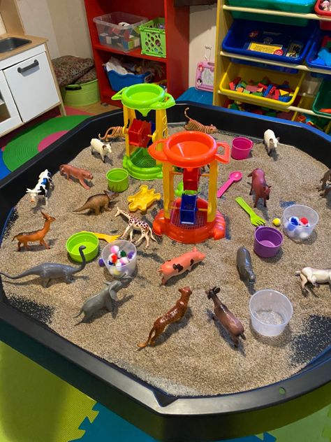 Tuff tray is an amazing sensory table, kids fall in love immediately with any materials you add on it . The kids become very creative and they use their imagination magnificent. Sand Tray, Nursery Activities, Sensory Activity, Tuff Tray, Sensory Activities, Tray, Nursery, Toys, Animals