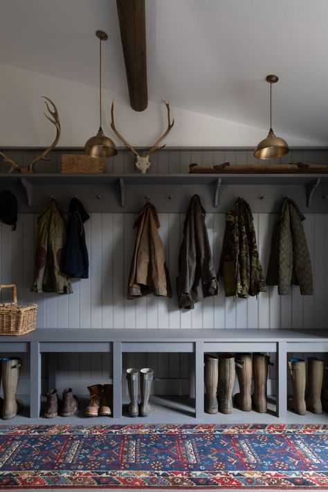 Suffolk Project Barn Boot Room - Humphrey Munson Boot Rooms Country, Boot Room Laundry, Boot Room Lighting, Large Boot Room Ideas, Diy Boot Room, Country Mud Room Ideas, Garage Boot Room, Boot Room Colours, Small Boot Room Ideas Entryway