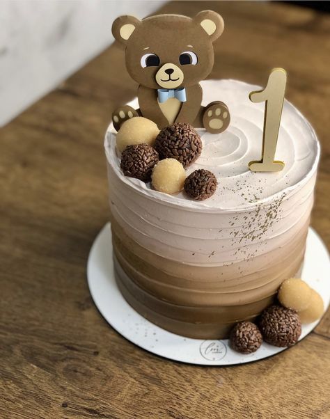 Teddy Bear Cake Designs, 1 Year Boy Birthday Cake, Teddy Birthday Theme, Teddy Birthday Cake, Bear Themed Cake, Teddy Bear Birthday Cake, Wave Cake, Cake Bear, Teddy Photos