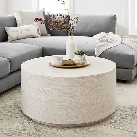 Volume Living Room Collection Round Drum Coffee Table, Coffee Table Decor Living Room, Pedestal Coffee Table, Tafel Decor, Drum Coffee Table, Apartment Decoration, Sofa Beige, Table Decor Living Room, Inspire Me Home Decor