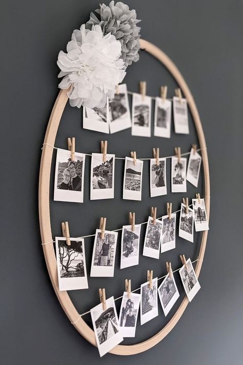 Photo Collage Display, Diy Hula Hoop, Photo Collage Diy, Collage Foto, Craft Room Decor, Diy Crafts Room Decor, 50th Wedding Anniversary, Hula Hoop, Diy Crafts For Home Decor