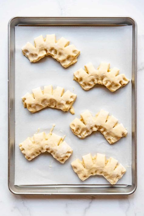 Almond Bear Claws are a flaky, buttery pastry that are filled with a sweet almond paste for a delicious breakfast treat or afternoon snack. We love them with a sweet glaze on top of the pastry for an extra layer of flavor and sweetness. If you're a fan of almond croissants or Danish pastries, then you're going to love this recipe that shows how to make almond bear claws at home. #bearclaws #pastry #bearclawpastry #almondbearclaws Bear Claw Recipe, Almond Croissants, Danish Pastries, Sweet Glaze, Almond Croissant, Almond Paste, Bear Claw, Frozen Puff Pastry, Bear Claws