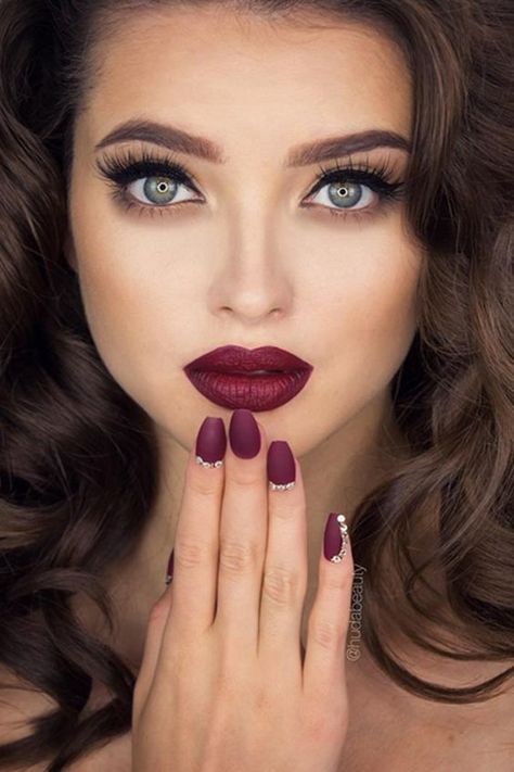 Red Lipstick Looks For This Valentine's Day - Society19 UK Winter Make Up, Burgundy Lips, Best Red Lipstick, Dark Red Lips, Red Lipstick Makeup, Wedding Makeup For Brown Eyes, Red Lip Makeup, Makeup Hairstyle, Braut Make-up