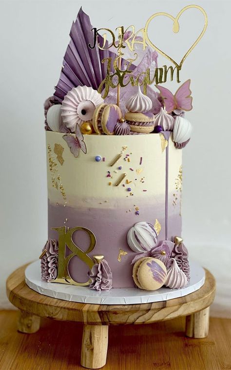 Cake Ideas For 25th Birthday Girl, Best Cake Designs Birthday, Beautiful Cakes Birthday, Lavender Cake Ideas, Pink And Purple Cakes, 18th Birthday Cakes For Girls Ideas, Purple Cake Design, Tall Birthday Cake Ideas, Light Purple Cake