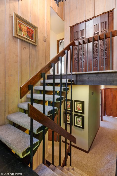 Mid Century Stair Railing, Mid Century Stairs, Time Capsule House, Mid Century Remodel, Capsule House, Staircase Interior Design, Modern Railing, Modern Stair Railing, 1960s House