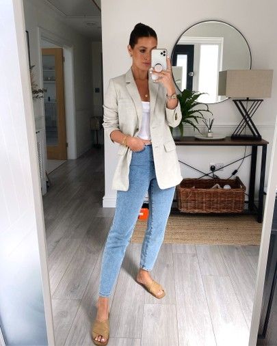 Neutral Blazer Outfit, Linen Jacket Outfit, Linen Blazer Outfit Women, Linen Blazer Outfit, Therapist Outfit, Linen Blazers Women, Charlotte Rose, Jacket Outfit Women, Blazer Outfits For Women