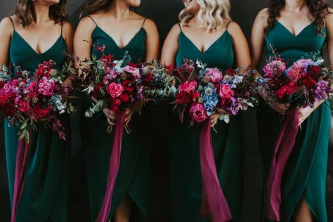 Jewel Tone Bridesmaid, Emerald Green Weddings, Jewel Tone Wedding, Boda Mexicana, Jewel Wedding, Emerald Wedding, Green Bridesmaid, Wedding Theme Colors, Future Wedding Plans