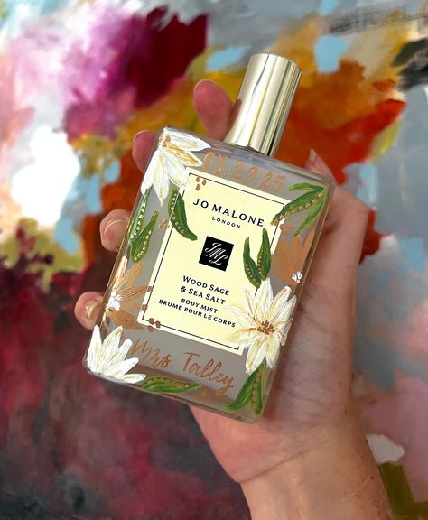 Painted perfume bottle of one of my FAVORITE Jo Malone scents that I wear all the time🤤 This was a sweet, custom gift for a bridal shower! Coincidentally, I’m doing a live painting event @ Jo Malone this weekend in The Domain! Austin, TX has given me some great experiences and opportunities as an artist… this being one of them! Stop by Saturday from 3-7 to have something painted by me🎨👩🏻‍🎨 Wedding day perfume | wedding day scent | gift for wedding day | gift for bride | painted perfume bott... Perfume Bottle Painting, Wedding Day Perfume, Wedding Day Gift For Bride, Wedding Day Gifts, Live Painting, Gift For Wedding, Gift For Bride, Jo Malone London, Jo Malone