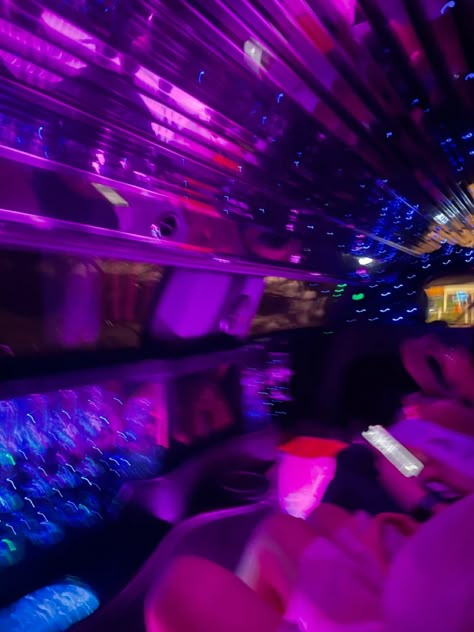 Prom Party Bus Aesthetic, Limo Aesthetics, Sweet 16 Limo, Limo Aesthetic, Party Bus Aesthetic, Sweet 16 Pics, What To Do With Friends, Aquarius Szn, Met Gala After Party