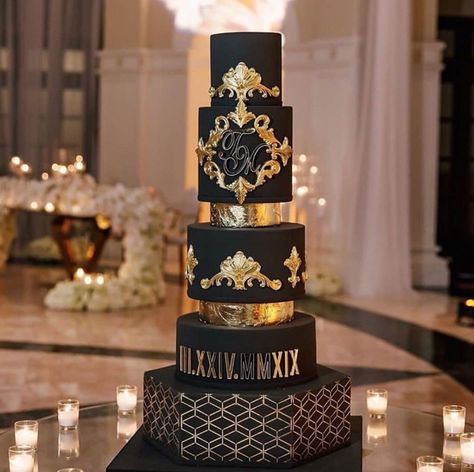 Black And Gold Wedding Cake, Black And Gold Cake, Extravagant Wedding Cakes, Black And Gold Wedding, Black Gold Wedding, Black Wedding Cakes, Luxury Wedding Cake, Gold Wedding Theme, Wedding Cake Flavors