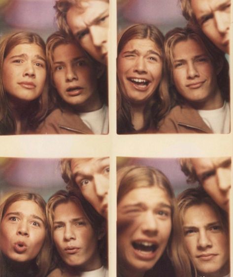 Mtv Photobooth, 2000s Photoshoot, Zac Hanson, 34th Birthday, Photobooth Pictures, Big Crush, Going Crazy, Pose Reference, Mtv