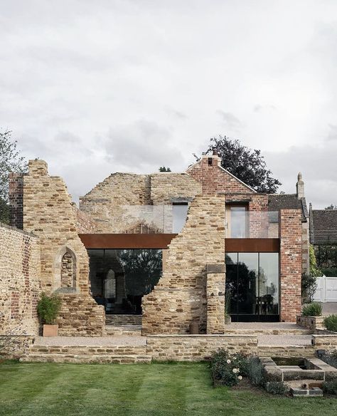 Ruins Architecture, Modern Barndominium, Renovation Architecture, Shop Barndominium, Barndominium Ideas, Architecture Exterior, House Extensions, Stone Houses, Stone House