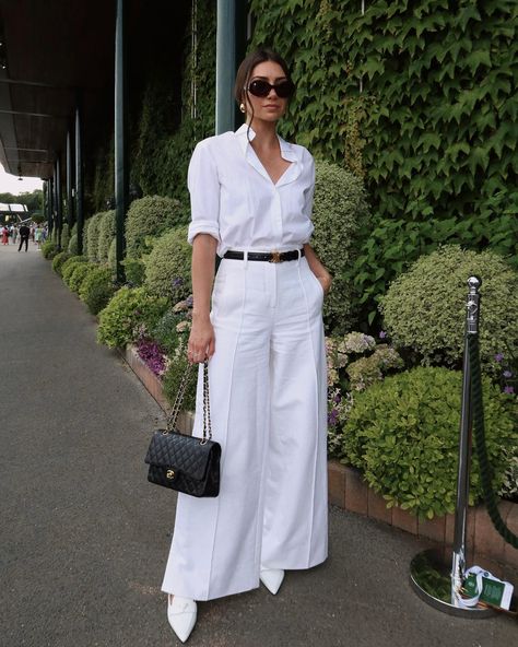 Elegant White Outfit, Minimal Chic Summer, Summer Fashion Ideas, Fashion Tips And Tricks, White Summer Outfits, Classic Chic Style, Wimbledon Fashion, Wimbledon Tennis, European Summer Outfits