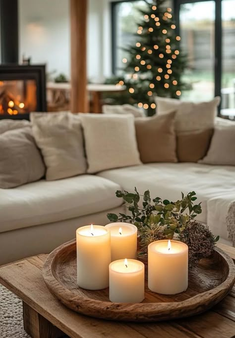 Minimalist Christmas Decor Ideas, Natal Natural, Ideas Decoracion Navidad, Minimalist Holiday Decor, Christmas Coffee Table, Christmas Coffee Table Decor, Christmas Dining Table Decor, Minimalist Christmas Decor, Hygge Christmas