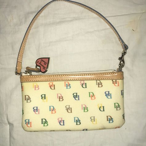 Never Worn Dooney And Bourke Purse! Credit Card Wallet, Dooney And Bourke, Dooney & Bourke Bags, Dooney & Bourke, Leather Wristlet, Medium Bags, Canvas Leather, Clutch Wallet, Dooney Bourke