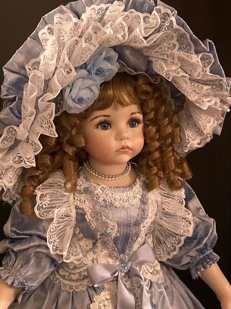 Porcelain Doll Aesthetic, Diy Porcelain, Glass Dolls, Vintage Porcelain Dolls, Antique Porcelain Dolls, Doll Aesthetic, Victorian Dolls, Doll Costume, Creepy Dolls