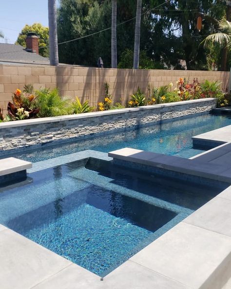 Modern Pool Water Feature Wall, Swimming Pool Mosaic Ideas, Stone Pool Ideas, Pool Tiling Ideas, Mosaic Pool Tile Ideas, Stacked Stone Pool Wall, Pool Waterline Tile Ideas Modern, Pool Tile And Coping Ideas, Pool Spa Tile Ideas