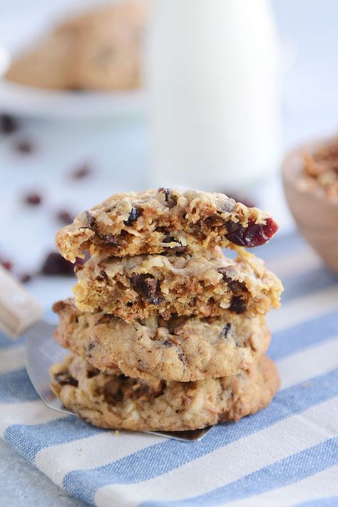 Chewy Granola Cookies Granola Cookies Recipe, Sugar Plum Jam, Cookie Brownies, Oat Meal, Granola Cookies, Cookie Recipes Chewy, Healthy Granola, Chewy Granola, Cowboy Cookies