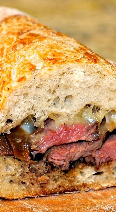 Filet Mignon Sandwich Filet Mignon Recipes Grilled, Filet Mignon Sliders, Filet Steak, Steak Sandwich Recipes, Mignon Steak, Filet Mignon Recipes, Filet Mignon Steak, Slider Sandwiches, Dinner Plans