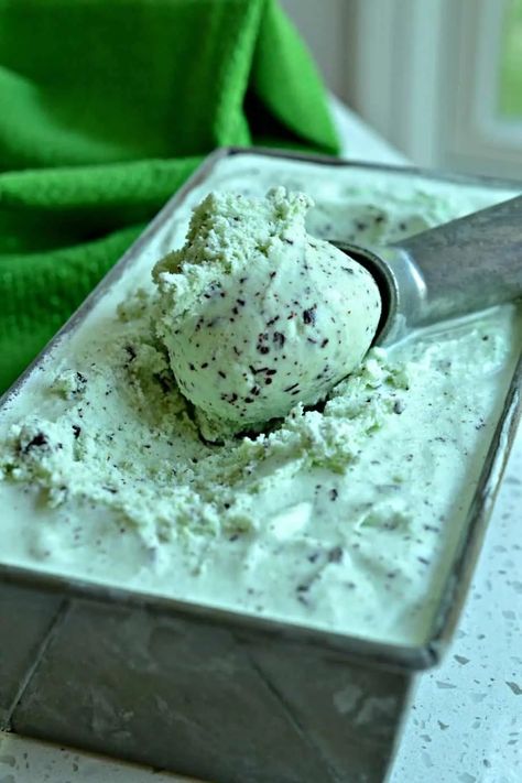 Mint Chocolate Chip Ice Cream | Small Town Woman Electric Ice Cream Maker, Small Town Woman, Mint Chip Ice Cream, Low Carb Ice Cream, Sugar Free Treats, Ice Cream Maker Recipes, Mint Chocolate Chip Ice Cream, Mint Ice Cream, Yummy Ice Cream