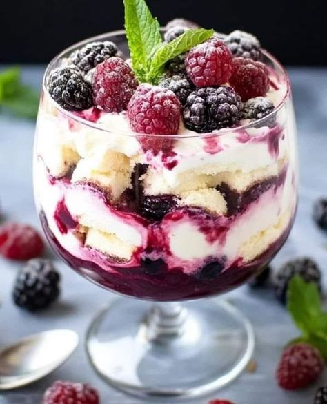 Easy Crockpot Recipes family | Berry Tiramisu Trifle | Facebook Crockpot Recipes Family, Easy Berry Trifle Recipe, Berry Tiramisu, Trifle Bowl Recipes, Tiramisu Trifle, Trifle Dessert Recipes, Fruit Trifle, Christmas Trifle, Dessert Truffles