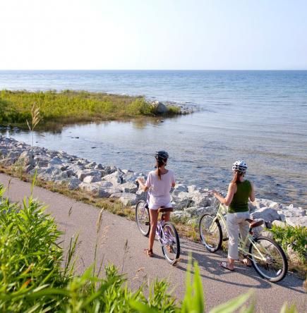 The Little Traverse Wheelway: One of our favorite Midwest bike trails. Click for details and more trails! Trike Bicycle, Michigan Adventures, Bicycle Trail, Riding Bikes, Bike Touring, Stunning Scenery, Indiana Dunes, Harbor Springs, Midwest Living