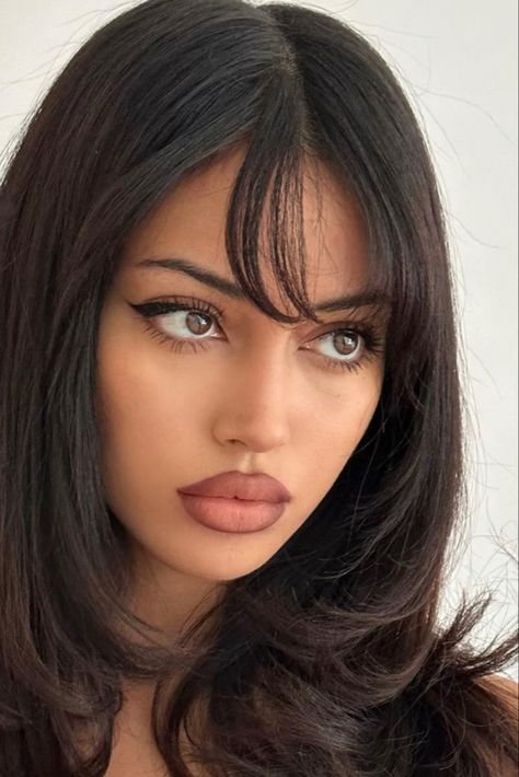 Bombshell Makeup, Feminine Makeup, 90s Makeup, Brown Lipstick, Fall Makeup Looks, Dark Makeup, Glamour Makeup, Spring Makeup, Fall Makeup