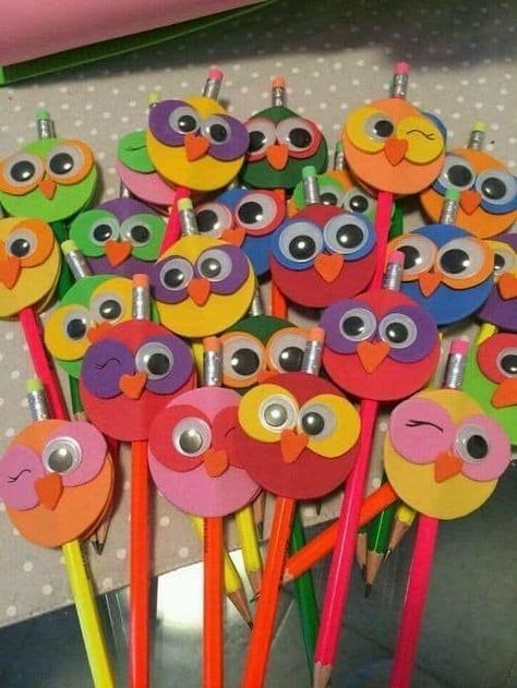 How to Make Easy DIY Pencil Toppers Craft Ideas - Kids Art & Craft Pencil Topper Crafts, Diy Pencil, Owl Crafts, Pencil Toppers, Art N Craft, School Decorations, Foam Crafts, Gardening For Kids, School Gifts