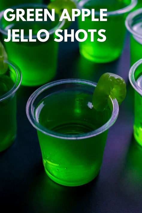 green apple jello shots recipe Green Apple Jello Shots, Apple Jello Shots, Green Apple Vodka, Shots Alcohol Recipes, Apple Shots, Jello Shots Vodka, Jello Shots Recipe, Halloween Jello Shots, Halloween Jello