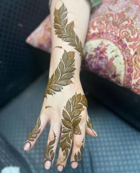 Leafy Mehndi Designs, Leaf Mehndi Designs For Hands, Bold Leaf Mehndi Design, Leafs Mehendi Design, Bold Leaves Mehendi Design, Leaves Mehandi Designs, Mehandi Leaf Design, Mehndi Designs Leaves, Leaves Mehendi Design