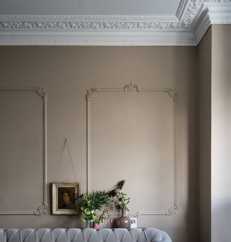 Jitney Farrow Ball, Farrow And Ball Roasted Macadamia, Jitney Farrow And Ball Living Room, Jitney Farrow And Ball, Crofters Cottage, Farrow And Ball Hallway, Hall Paint, Modern Parisian Interior, Farrow And Ball Bedroom